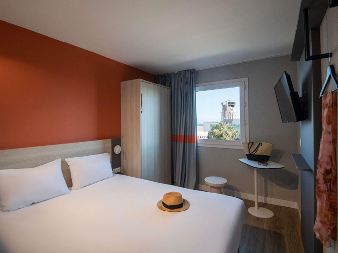 Bedroom 3, ibis budget Nice Aéroport Promenade des Anglais, Alpes-Maritimes