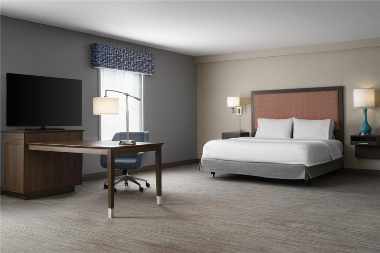 Bedroom 5, Hampton Inn & Suites Yonkers - Westchester, Westchester