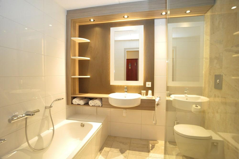 Bathroom 3, Hotel Zuiderduin, Bergen