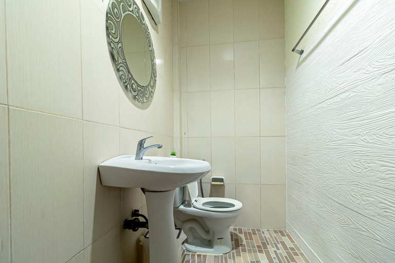 Bathroom 3, Karoon Sea View Lodge, Hua Hin