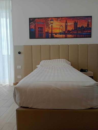 Room 3, Hotel Ohana, Rome
