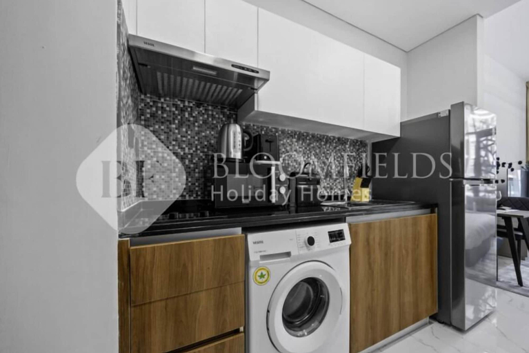 Private kitchenette 4, 106 Bloomfields Executive STU Gate Masdr, Madinat Zayed