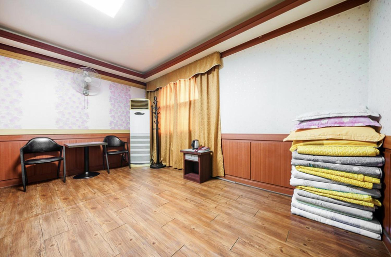 Bedroom 4, Mokpo Sky hotel, Muan