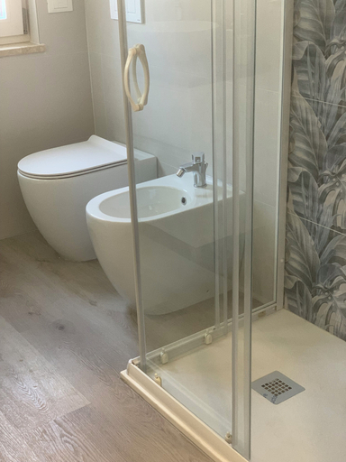 Bathroom 3, Onlyroomsrho, Milano