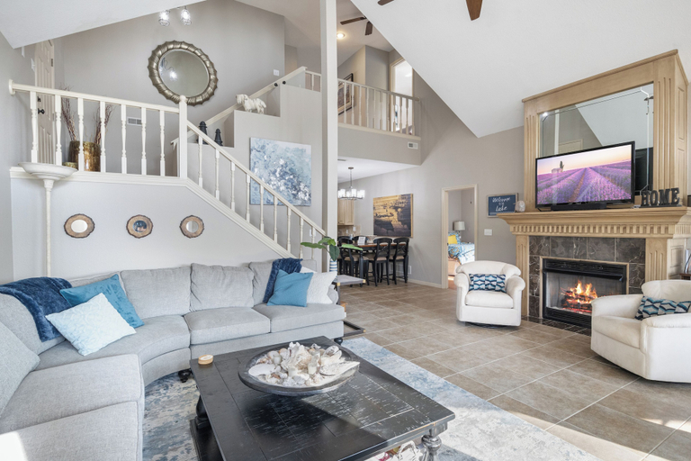 Living area 2, Family-friendly, Dock Enjoyment, Kayaks, Lake View, Camden