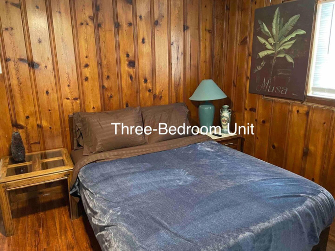 Bedroom 1, Derby City Getaway, Jefferson