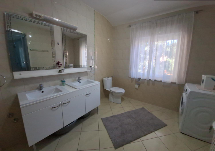 Bathroom 3, Two-Bedroom Apartment In Pula, Pula