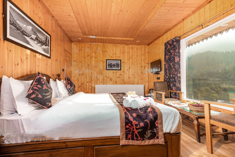 View from room 5, Hotel Marina by Stay Pattern, Baramulla