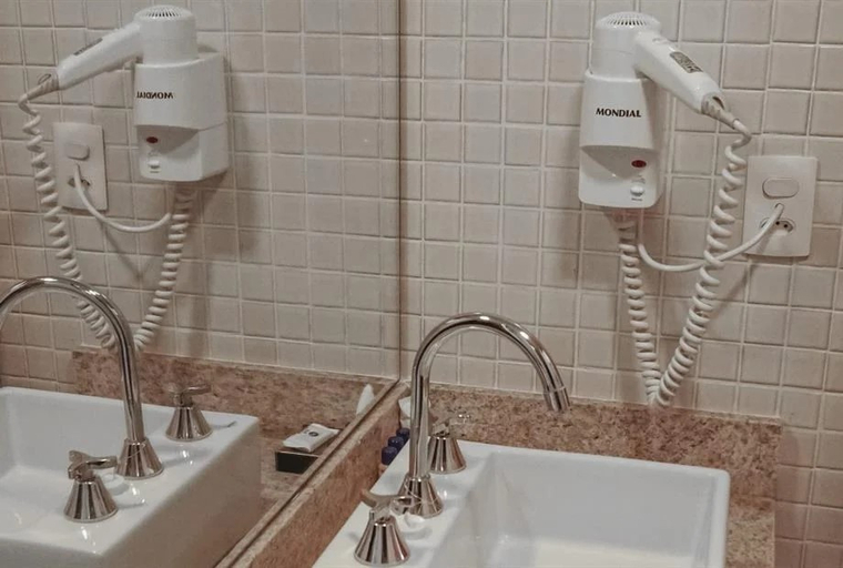 Bathroom 3, Samba Rio Jacarepagua, Rio de Janeiro