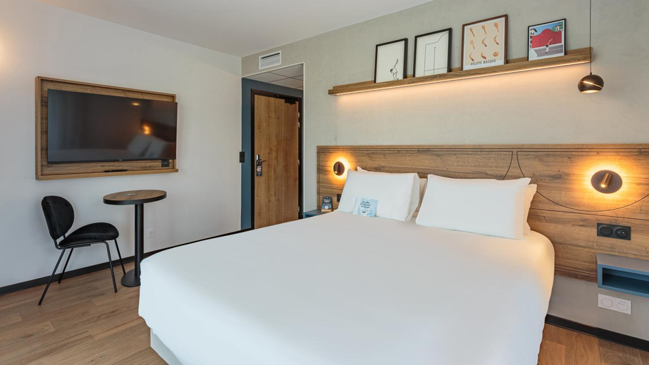 Bedroom 4, KYRIAD DAX - Saint Paul les Dax, Landes