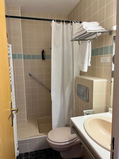 Bathroom 5, Hôtel l'Orée des Roches, Bas-Rhin