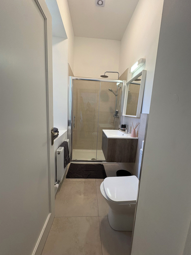 Bathroom 5, The School Cottage