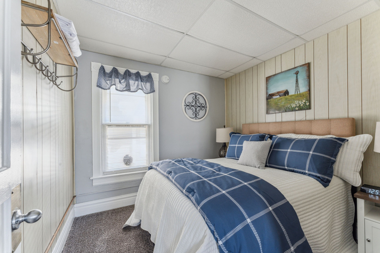 Primary image, 2BR Near Niagara Falls Parking + WiFi, Niagara