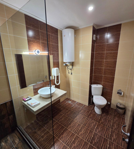 Bathroom 4, Art Hotel Babylon, Nesebar