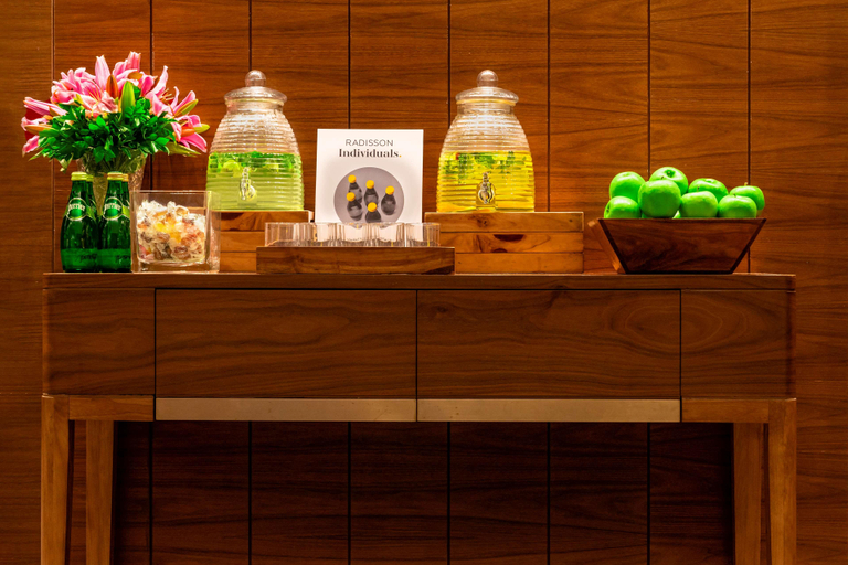 Food & Drinks 5, The Elite A Member Of Radisson Individuals, Kolar