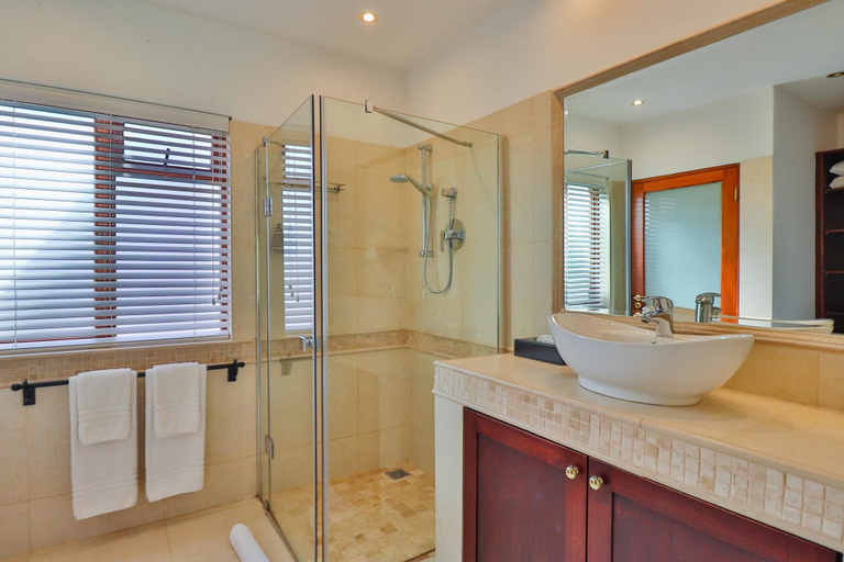 Bathroom 3, Apricot Gardens Boutique Guesthouse, City of Cape Town