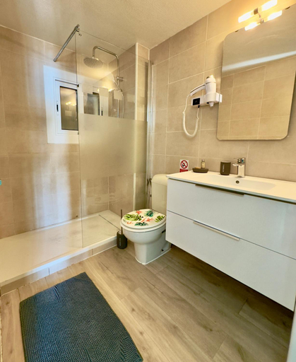 Bathroom, Magnifique appartement en front de mer, Caneylles, Girona