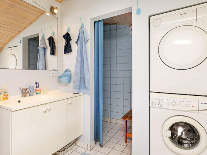 Bathroom 3, Holiday Home with Terrace  Fire Pit, Thisted