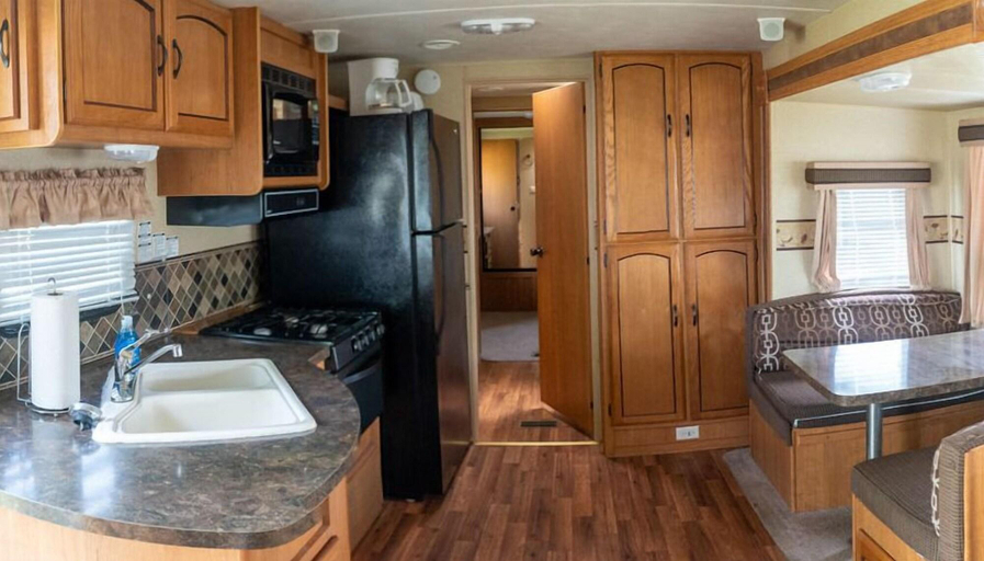 Room 4, Bonanza Camping Resort, Sauk