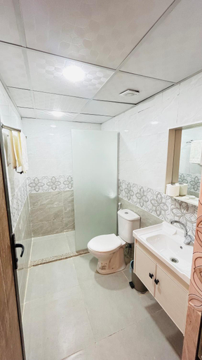 Bathroom 4, SELEN RUM LUXURY CAMP & Jeep Tours, Quaira