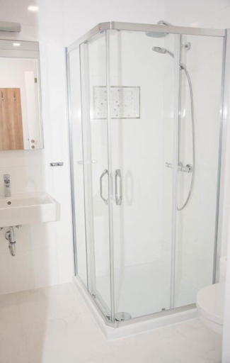 Bathroom 3, B&B Outlet Hotel - Metzingen - Bad Urach - Free Parking, Reutlingen