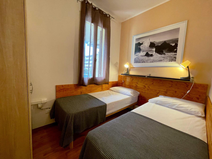 Bedroom 2, Beautiful Terraced House With Pool-tv-ac, Venezia