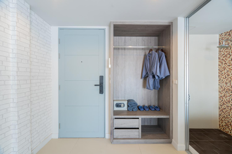 bathroom 8