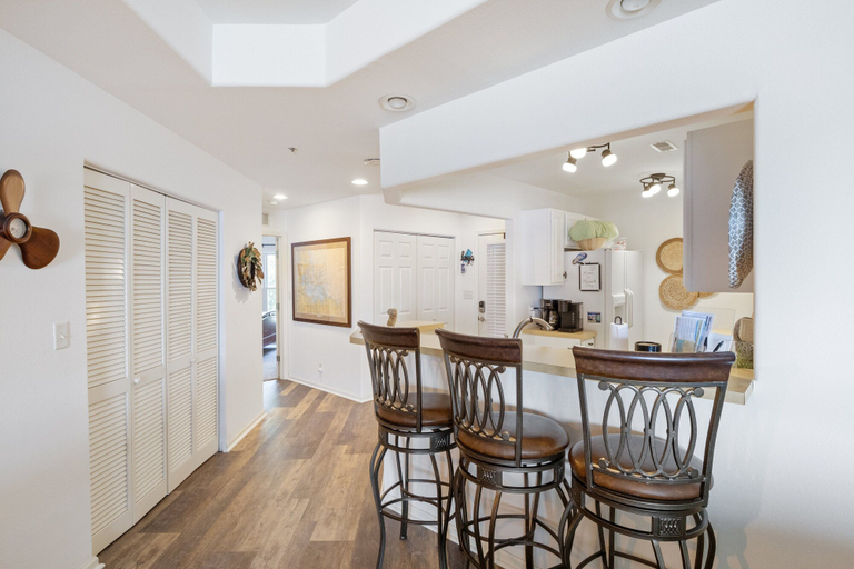 Interior 5, Prime Spot, Breathtaking Views, Nearby Attractions, Camden