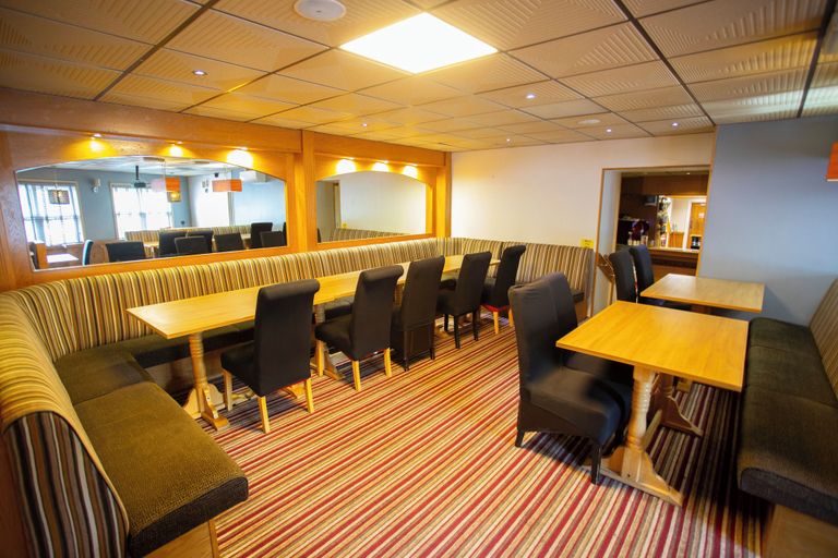 Restaurant 3, Cresselly Inn, Rhondda, Cynon, Taff