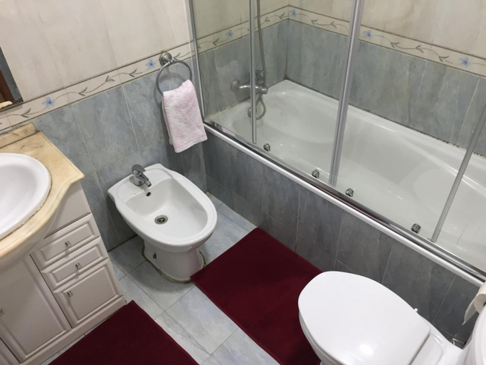 Bathroom 4, Nossa Casa, Lisbon