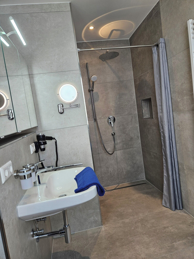 Bathroom 5, Rana's B&B, Ortenaukreis