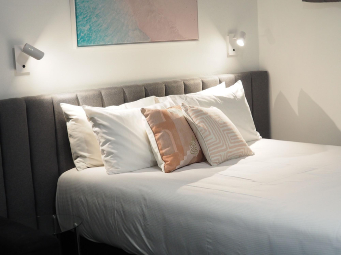 Bedroom 3, The Esplanade Motel, Lake Macquarie - East