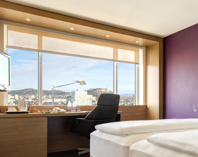 Bedroom, Hotel Lev, Ljubljana