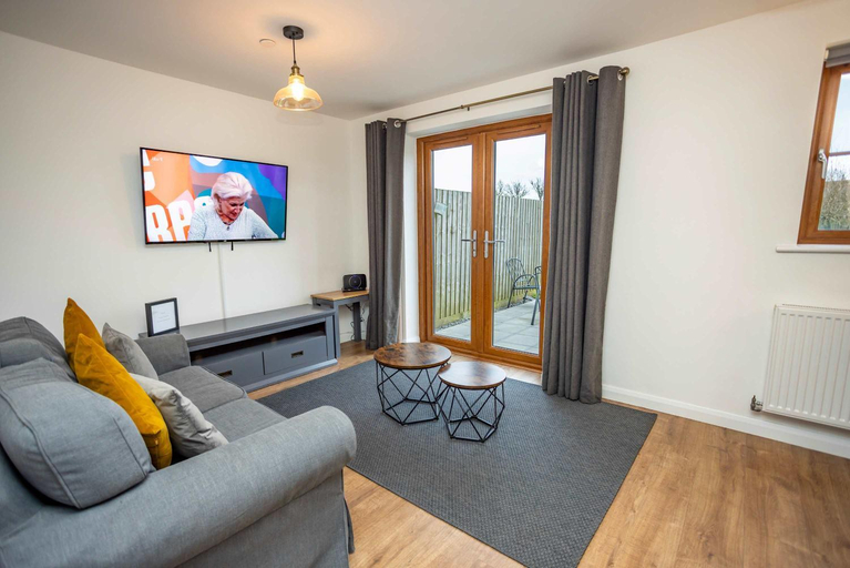 Others 4, Johnnys Cove - 2 Bedroom House - New Hedges, Pembrokeshire