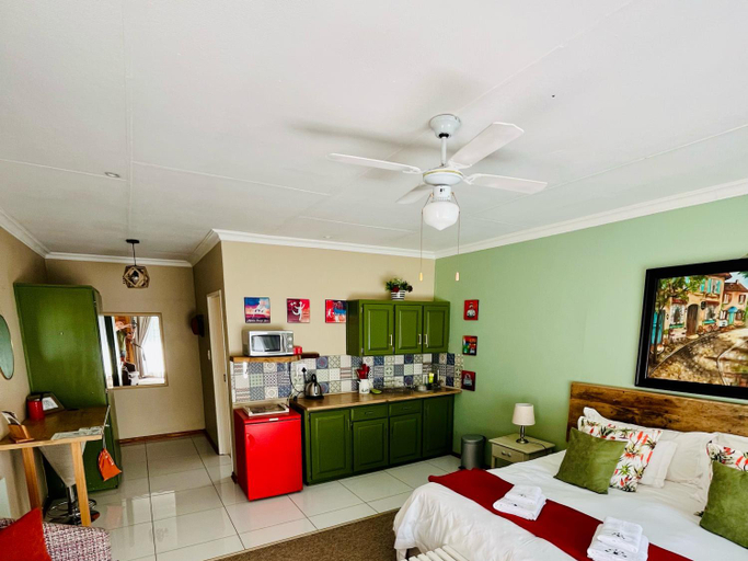 Others 4, Longtom Farm Guest House, Ehlanzeni