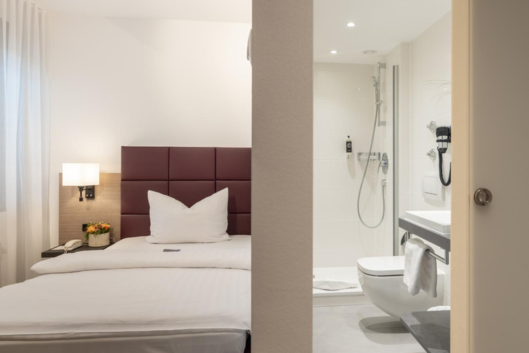 Bedroom 2, Hotel Gloria Superior, Stuttgart