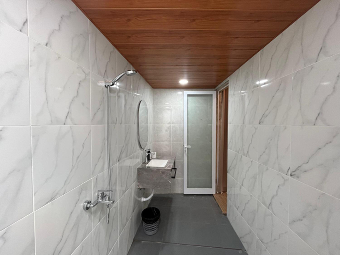 Bathroom 5, Villa Alisha Pererenan Canggu, Badung