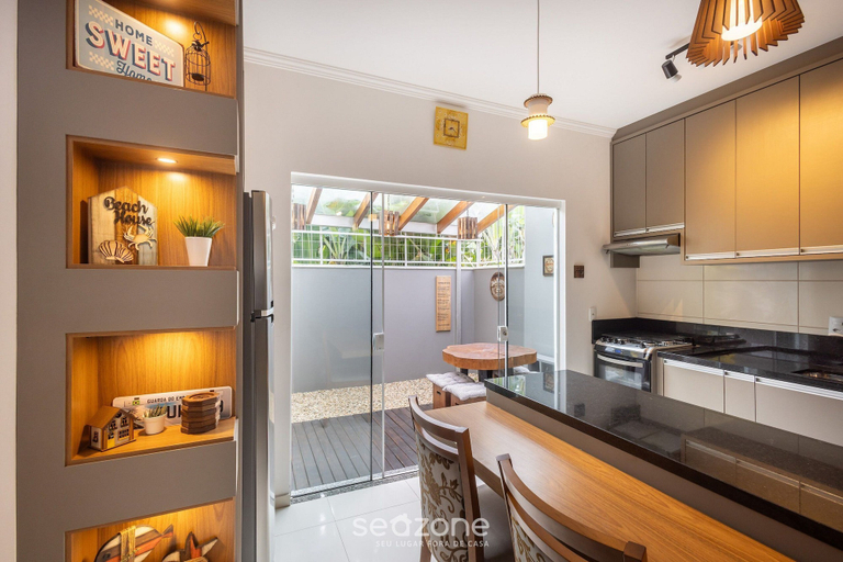 Private kitchen 5, 3BR House w/ BBQ & Garage 850m Beach Rdo0025, Piçarras