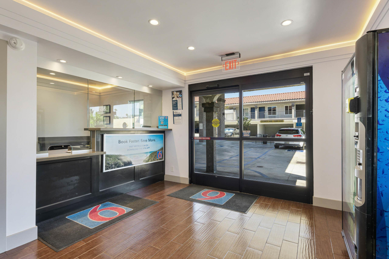 Food & Drinks, Motel 6 La Mesa, San Diego
