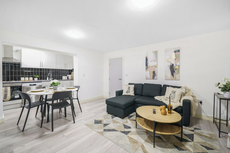 Living area 5, Shirland Road Flat, London