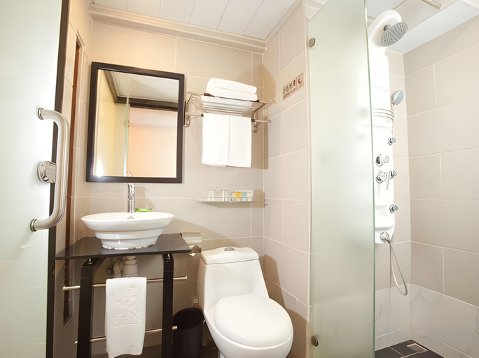 Bathroom 3, Sunny Day Hotel, Kowloon