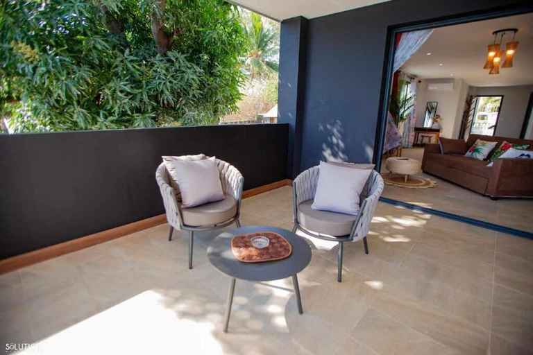 Terrace/patio 2, Amako Beach House, Diana