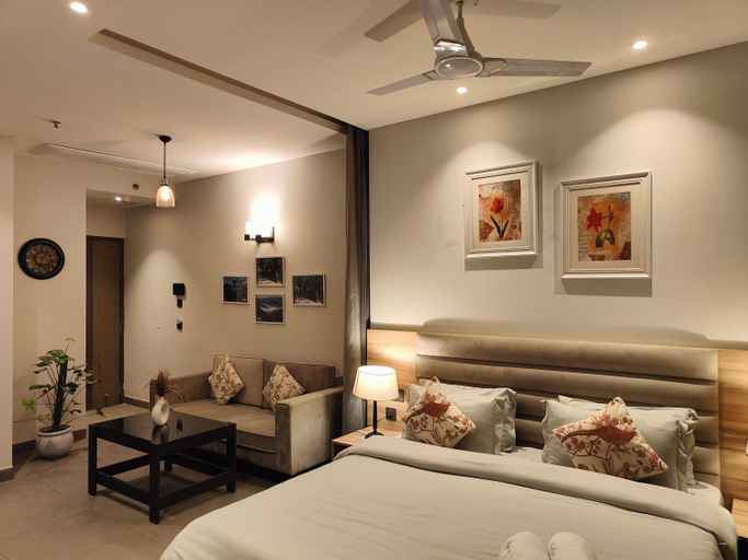 Bedroom 3, Yamuna View Studio Apartments with Pvt Kitchenette, near Indraprastha Apollo and Max Hospital Noida, Gautam Buddha Nagar