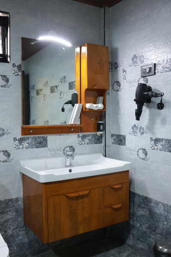 Bathroom, Builda Park Inn, Palakkad