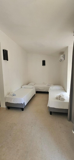 Bedroom 2, Camping Ermosa, Nuoro