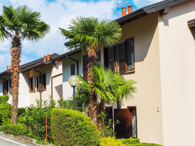 Exterior & Views 1, Residenza La Rocca, Varese