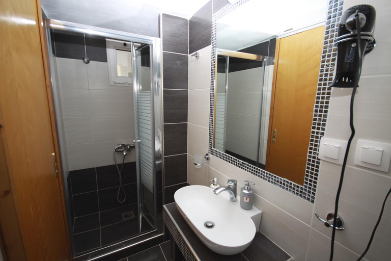 Bathroom 5, ZEPHYROS ROOMS, Central Macedonia