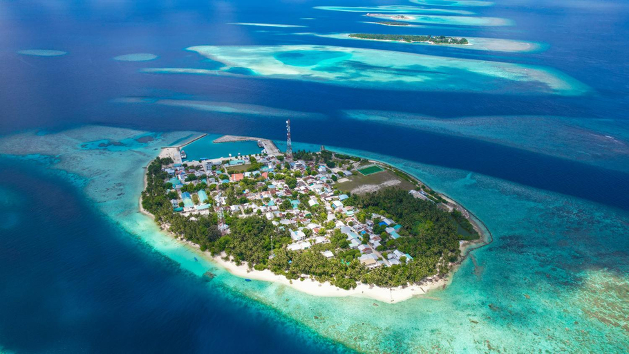 Surrounding environment 4, Oshi Boutique, Vaavu Atoll