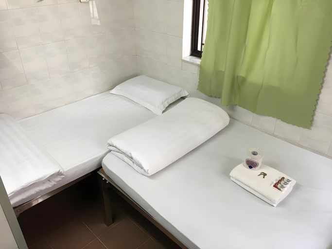 Bedroom 4, New Yan Yan Guest House reception 9th floor Flat E4 E6, Kowloon