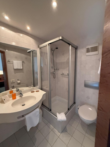 Bathroom 3, Hotel Zimmermann, Esslingen